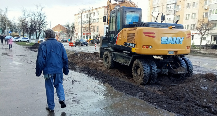 Люди идут пешком километры: транспортный коллапс за Волгой стал адом для ярославцев