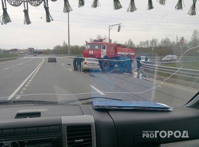 В Ярославле пожарная машина, попавшая в ДТП, ехала на вызов