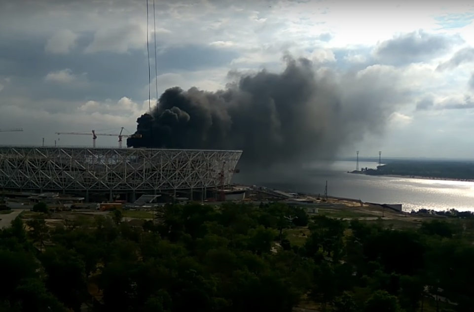 «Спорт с огоньком»: В Волгоградской области загорелся стадион, строящийся к чемпионату мира 2018 года