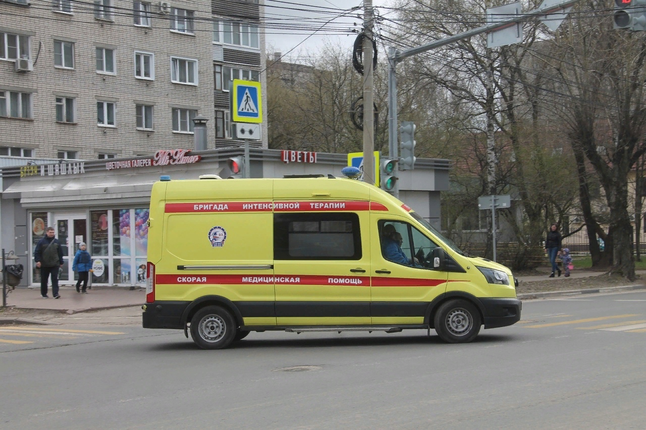 Переломанных пассажиров тащили из салона: в Ярославле столкнулись два автобуса