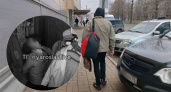 В Ярославле мужчина в поисках родившей сестры заглядывал в чужие квартиры