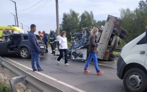Люди стонали под грудой металла: в ДТП на Гагарина пострадали трое
