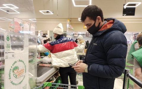 Россиянам собираются покупать продукты