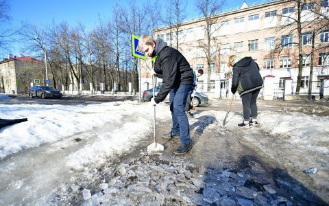 Каждый год одно и тоже: как убирают снег в Ярославле