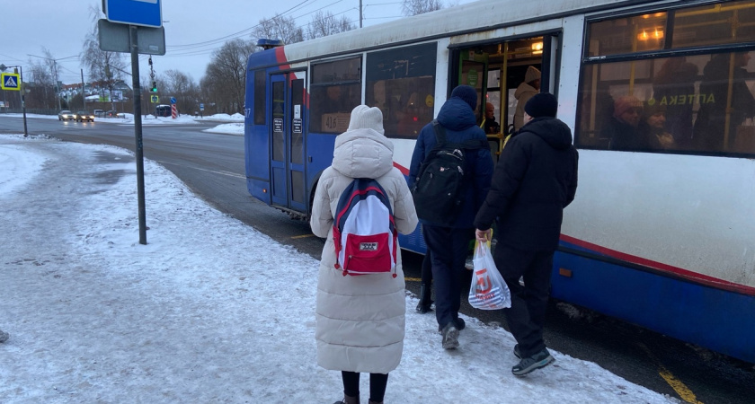 В Ярославле разгорелся массовый скандал из-за школьных рюкзаков 