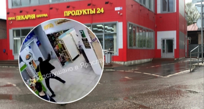 Мужчина с топором разгромил ТЦ в Ярославле