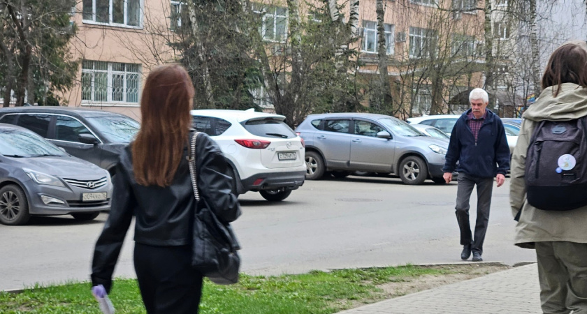 Ярославна по указаниям фейкового сотрудника банка продала машину и отдала ему 2 миллиона рублей