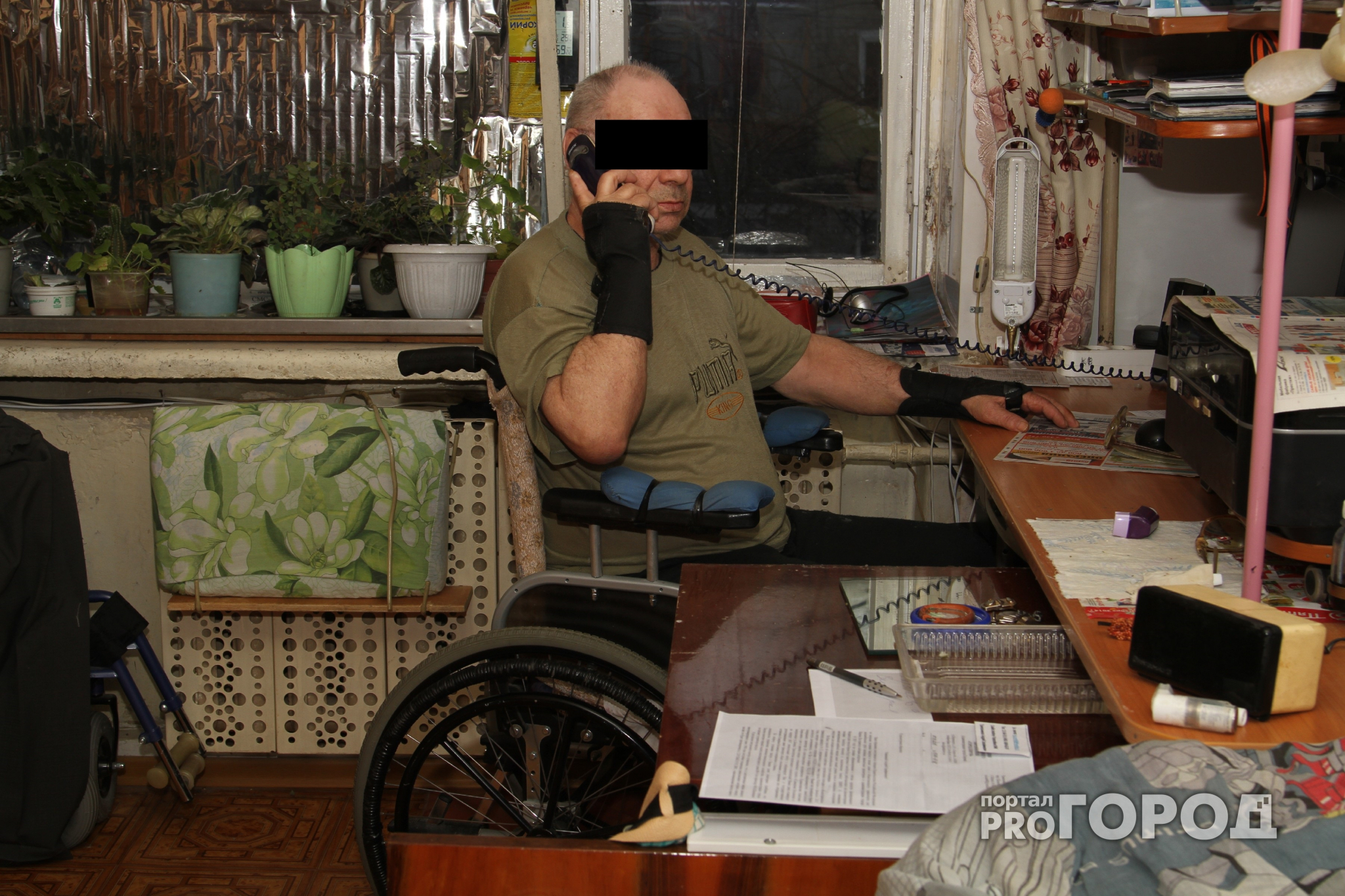 В Ярославле подвыпившая компания ограбила мужчину в инвалидной коляске