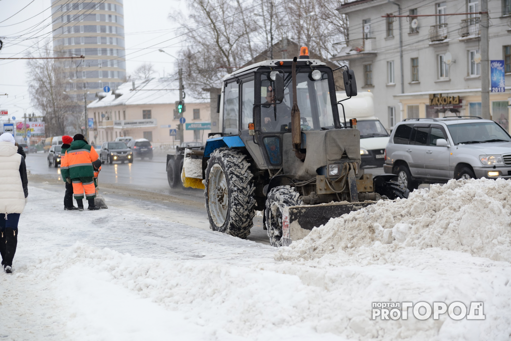 Мэр Ярославля распорядился зачистить дороги до асфальта