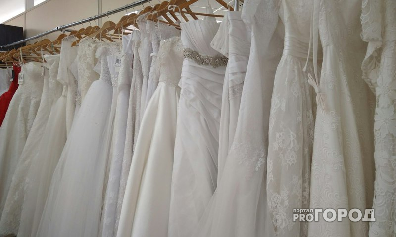В Ярославле приставы изъяли 250 свадебных платьев