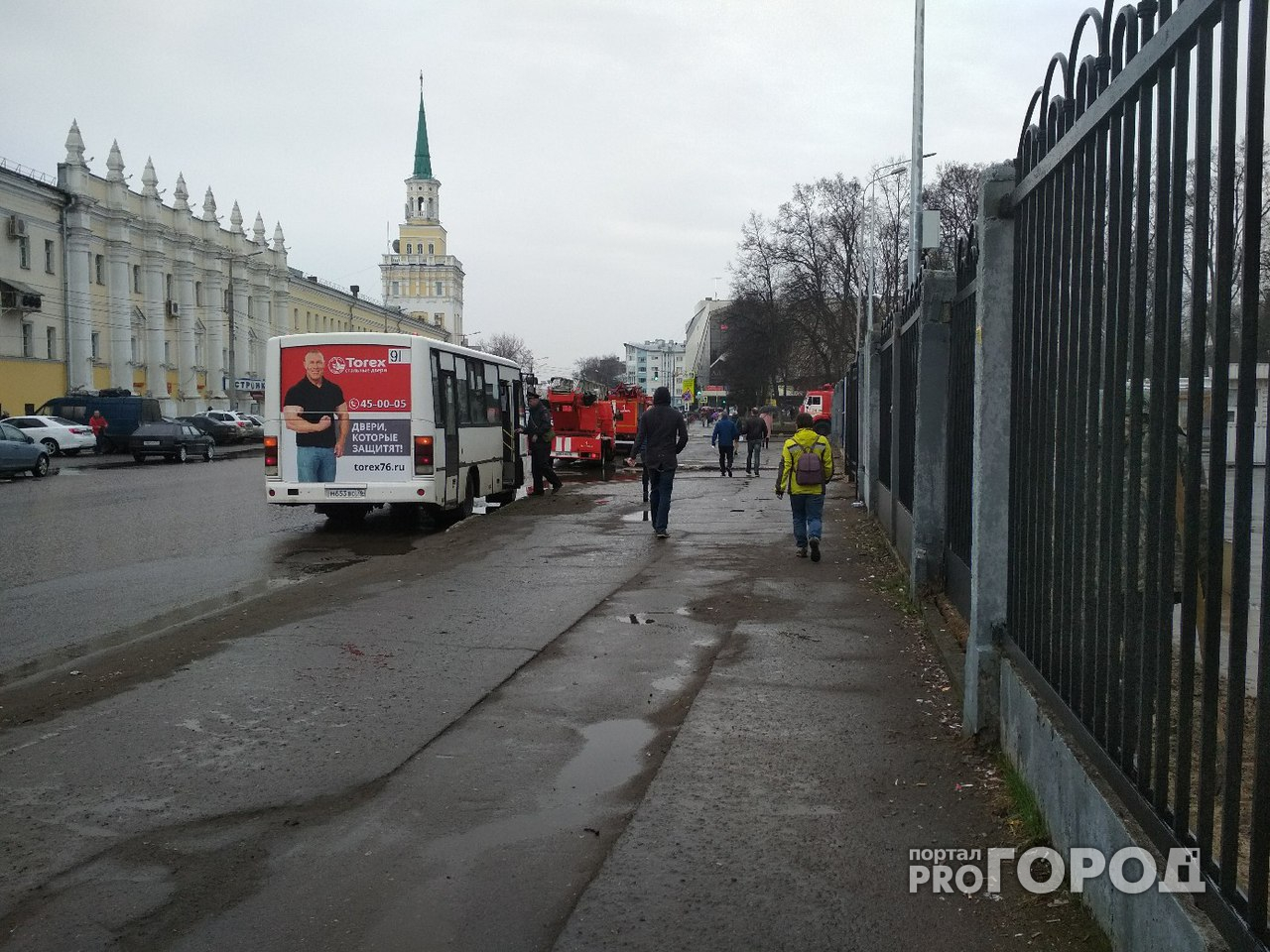 К Шиннику съехались автобусы с полицейскими: центр оцеплен