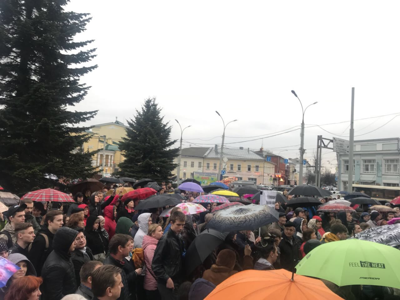 В Ярославле прошел стихийный митинг против московского мусора. Хроника событий