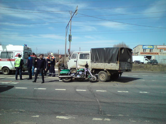 В Ярославской области в ДТП с грузовиком попал байкер