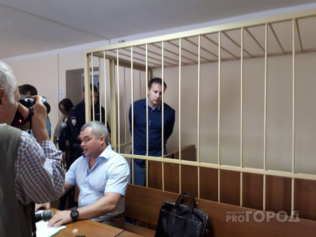 В Ярославле судят надзирателей, пытавших парня в колонии: онлайн-трансляция