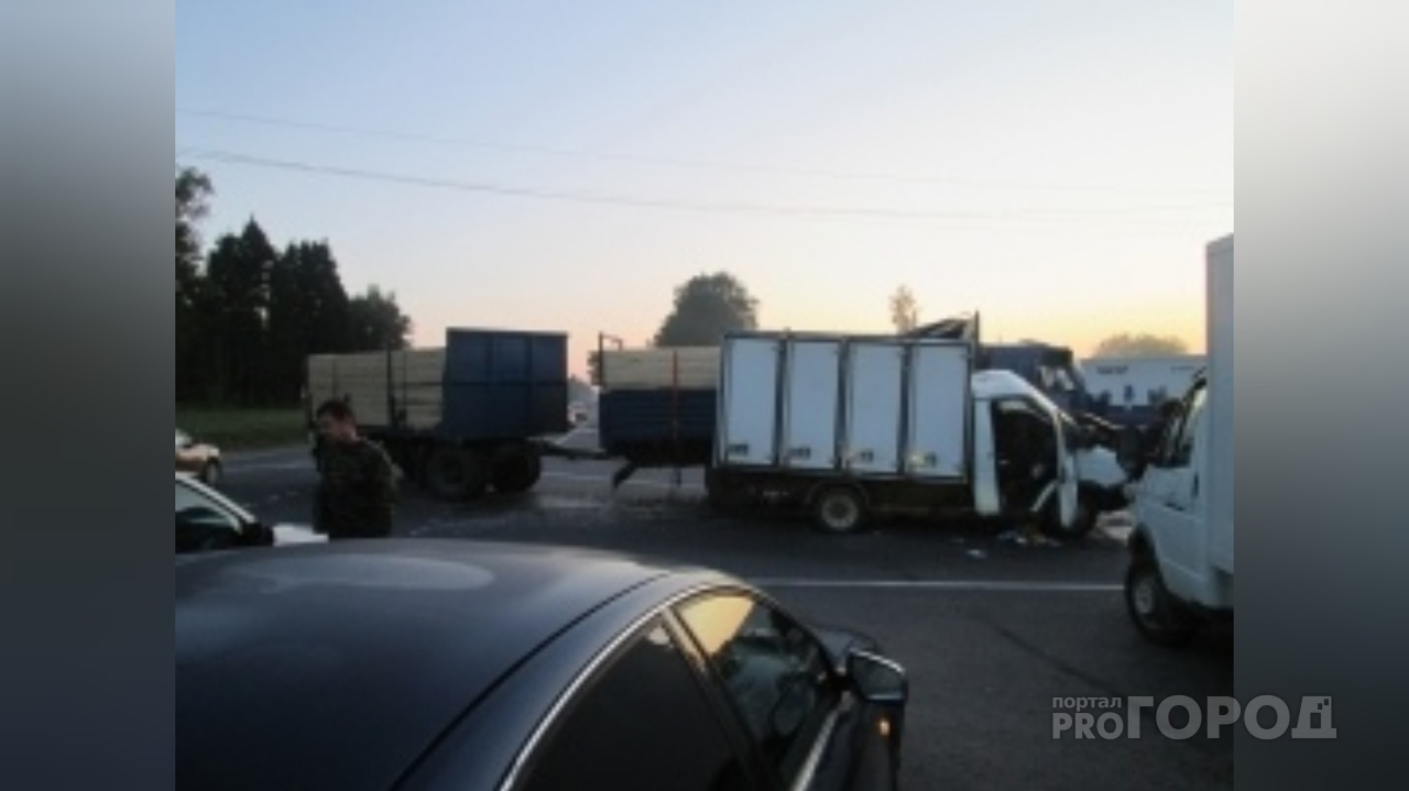 Под Ярославлем столкнулись грузовики: погиб водитель "ГАЗели"