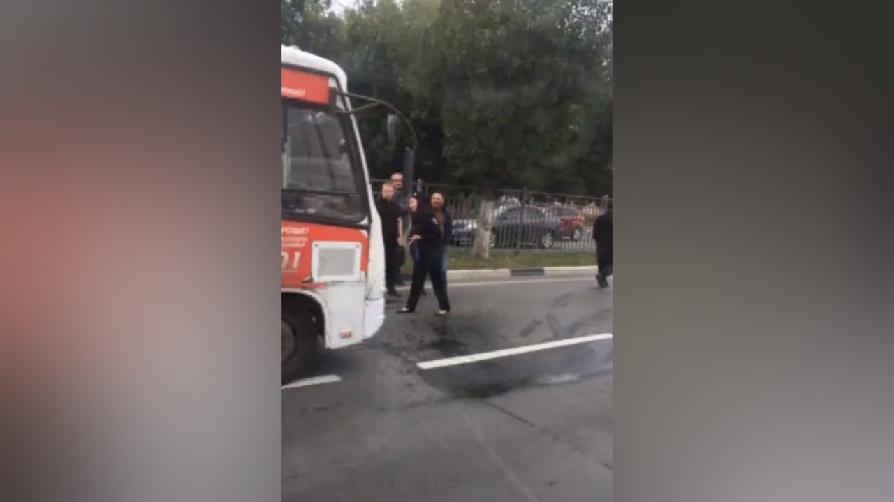 В Ярославле вооруженный пассажир напал на водителя: подробности ЧП
