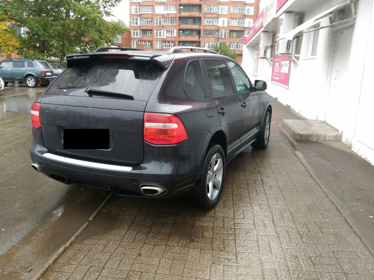 Ярославцам показали, как парковать "Порш" "по-умному"