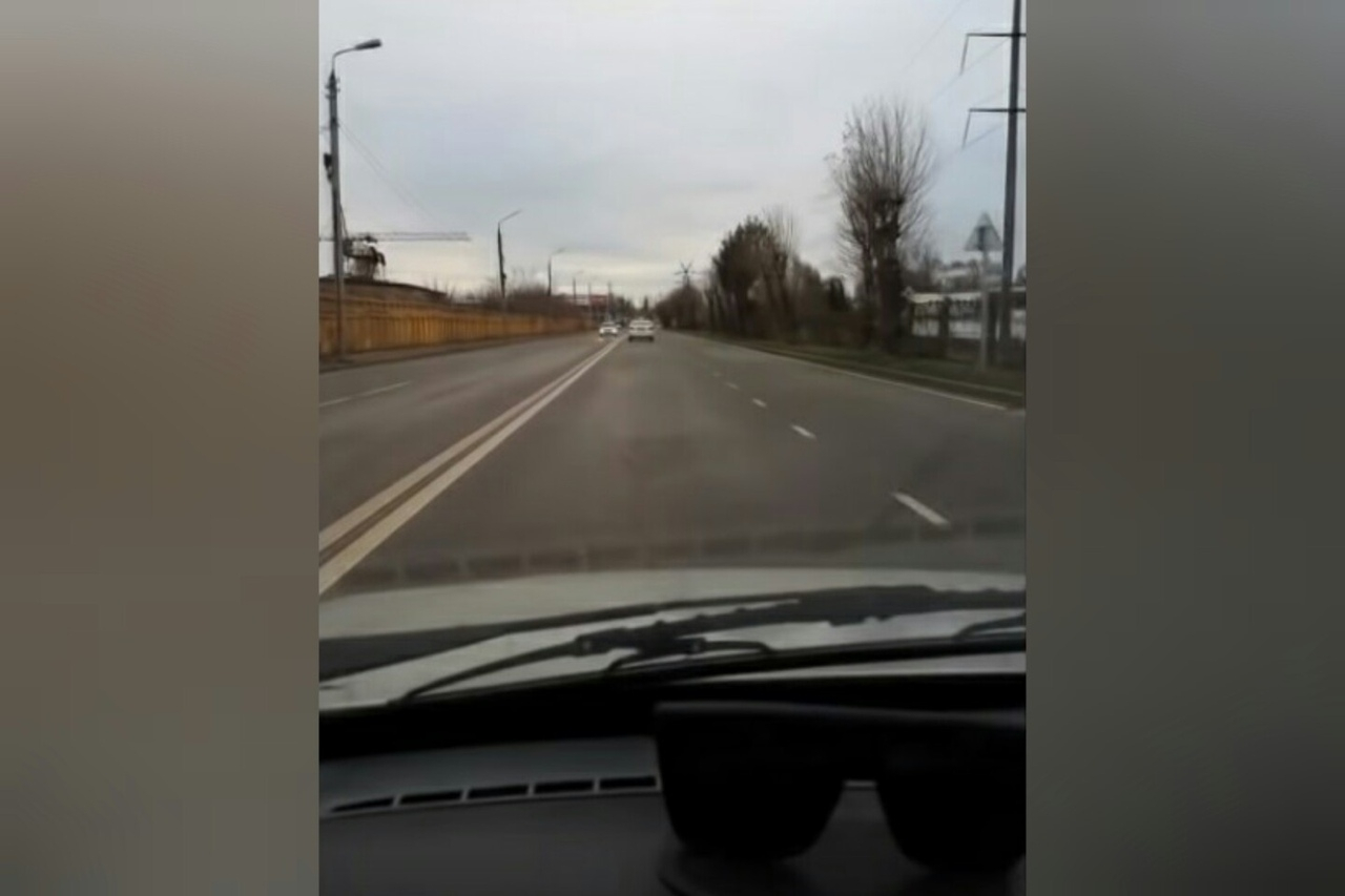 Скорость за сотку: водитель догонял полицию в Ярославле. Видео
