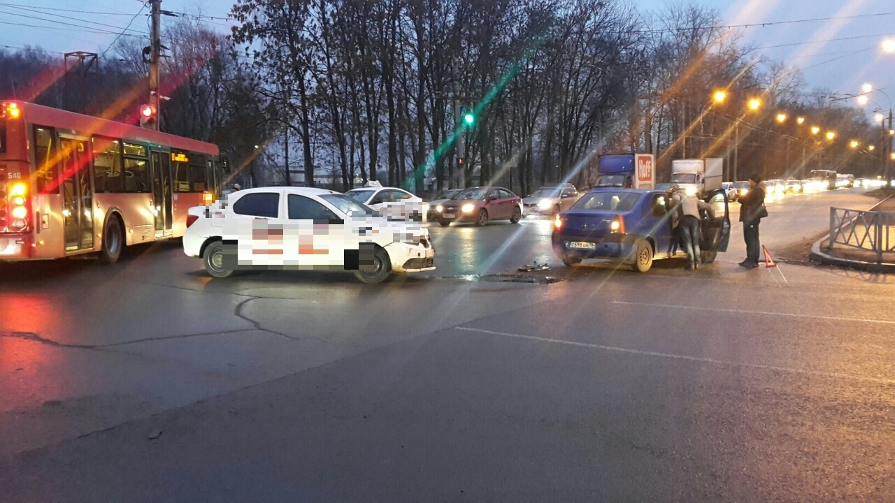Рулят мигранты: ярославцы требуют убрать опасные авто