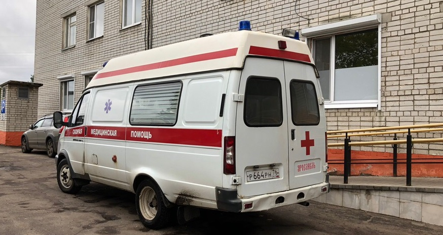 Пьяный сел за руль: в аварии под Ярославлем пострадали дети