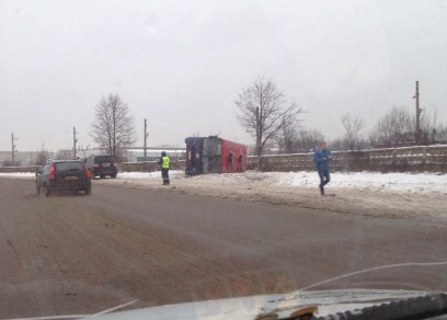 Одна в забор, вторая перевернулась: рассказали о причинах ДТП с маршрутками в Ярославле