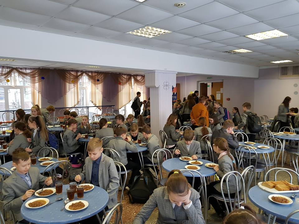 Опарыши в школьной столовой : что показала проверка в Ярославле
