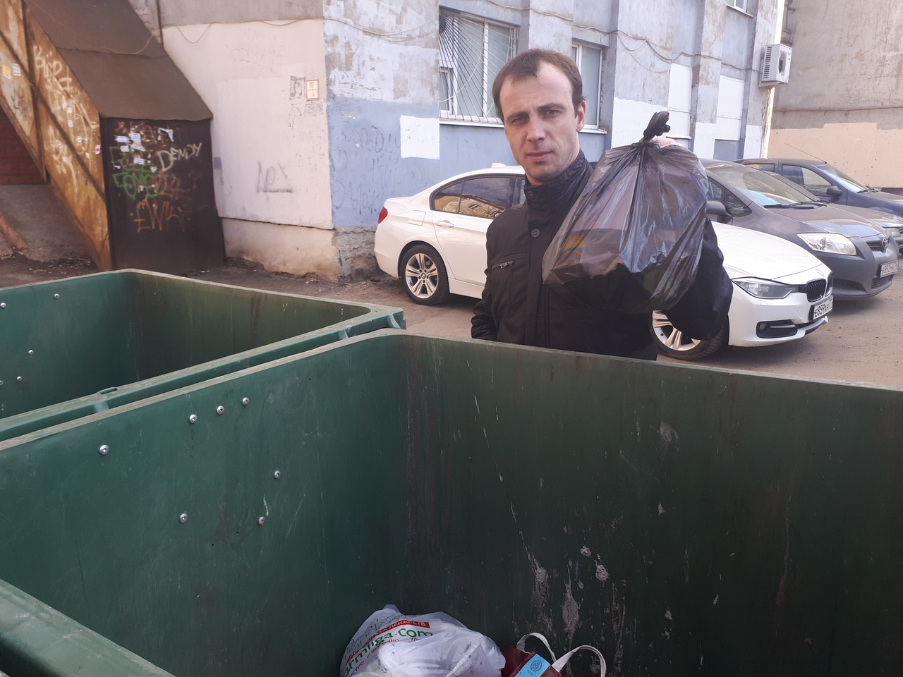 "Крысы выживут нас": мэрия придвинет мусорные баки  к домам ярославцам