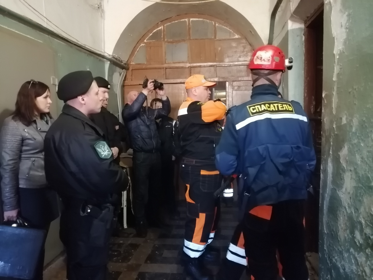 Подпирали дверь плитой: ярославские пенсионерки дали бой чиновникам и МЧС