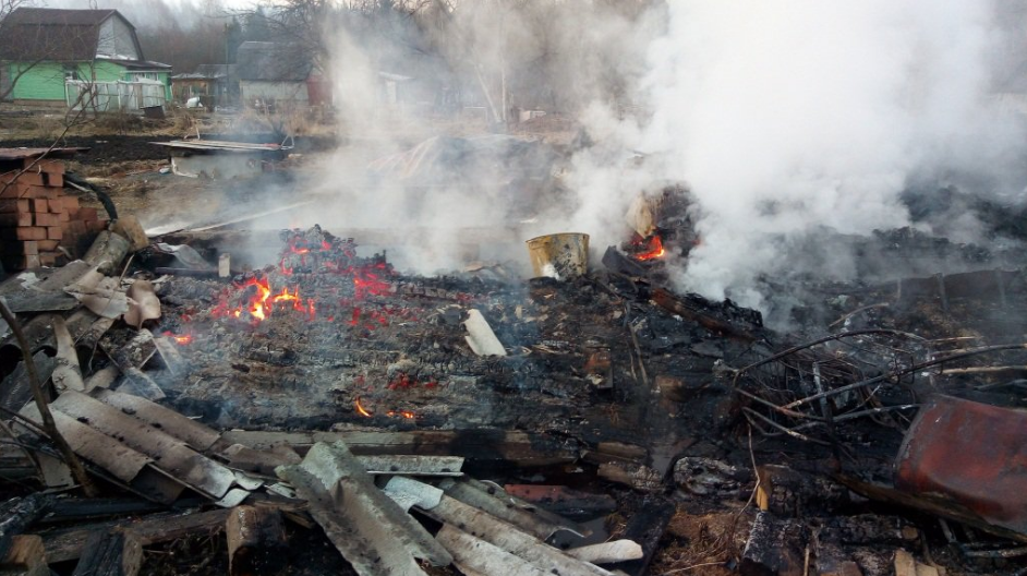 Дом превратился в пепелище: подробности ночного пожара в Рыбинске