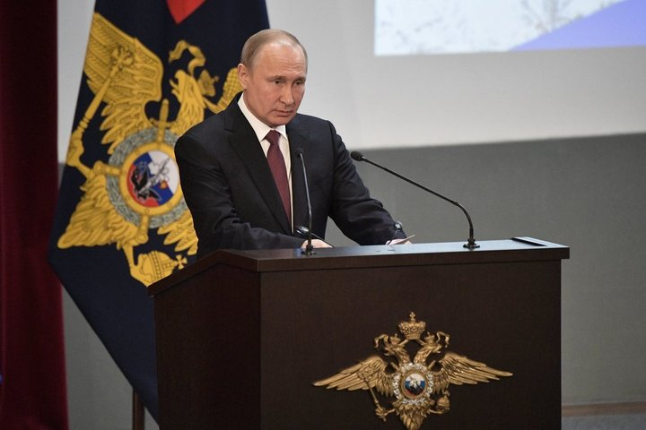 Изоляция или защита: Путин подписал закон об устойчивом Рунете