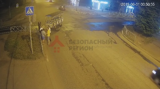 В Ярославле угнали вагончик от детского паровозика: видео
