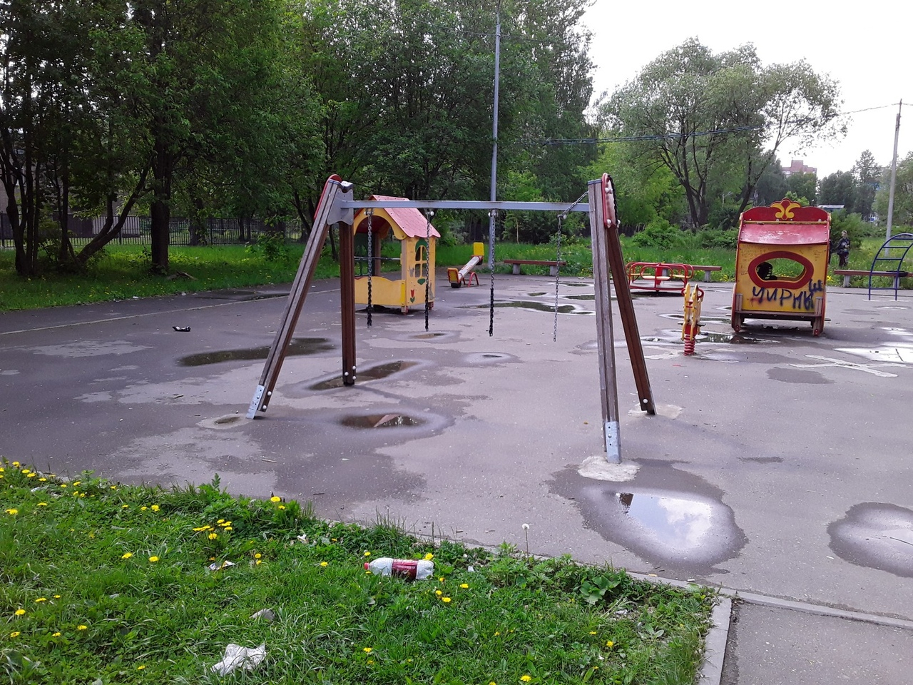 Все из-за яжматерей: родители отреагировали на снос детских площадок в Ярославле