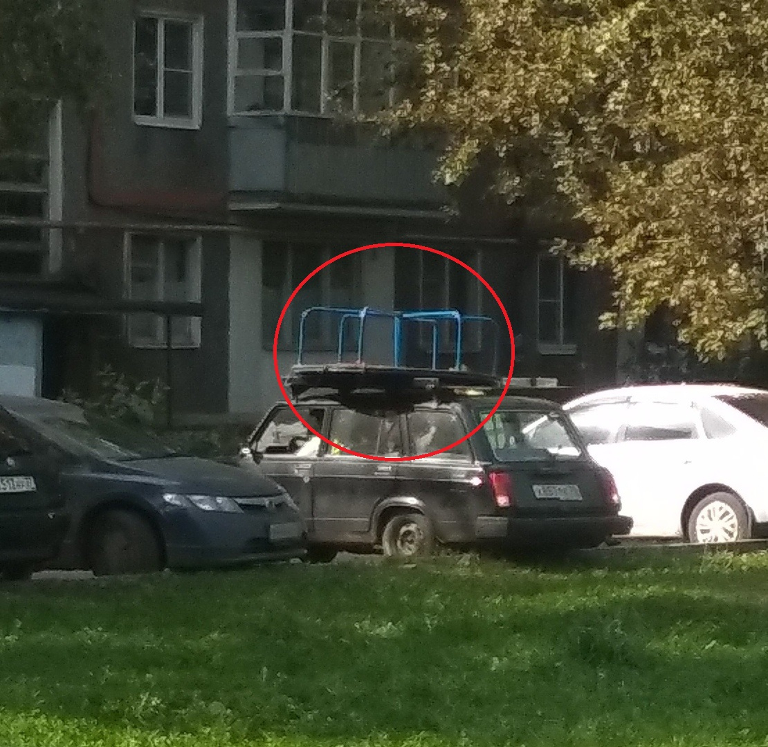 «Вертушку увезли на легковушке»: ярославцы рассказали, как сносят детские площадки