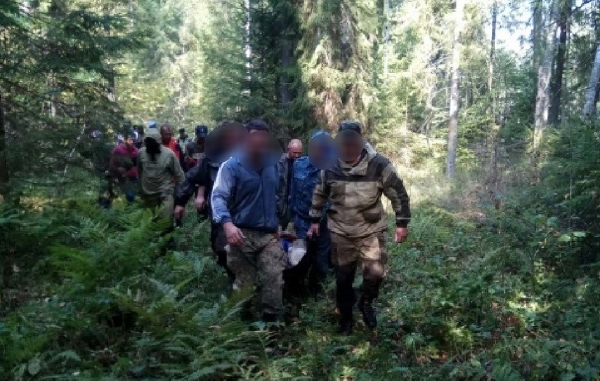 Упал и не смог идти: в лесу нашли пропавшего ярославца
