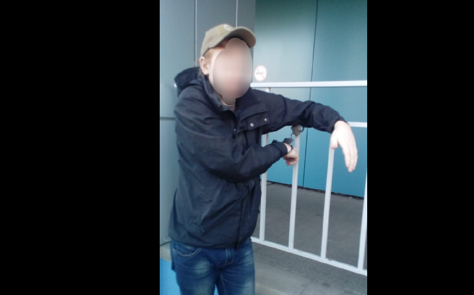 Вооруженный ярославец пошел на грабеж банка в маске и резиновых перчатках