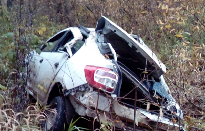 Мертвая петля: водитель оказался в плену своей машины под Ярославлем