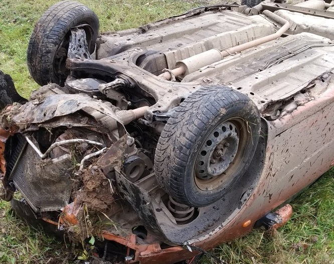 Погиб в перевернувшемся авто: подробности трагедии на трассе под Ярославлем
