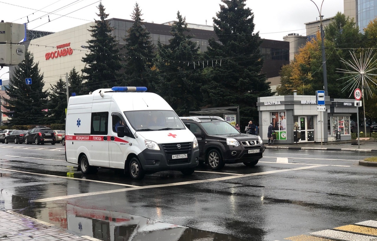 Нелепая смерть у торгового центра: двое мужчин погибли в Ярославле