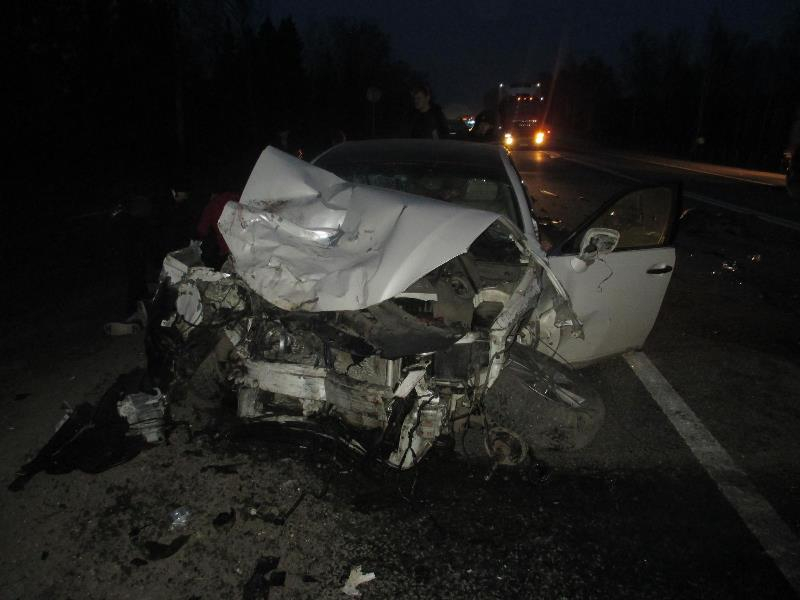Автомобиль разорвало на дороге: шесть человек пострадали в массовом ДТП под Ярославлем