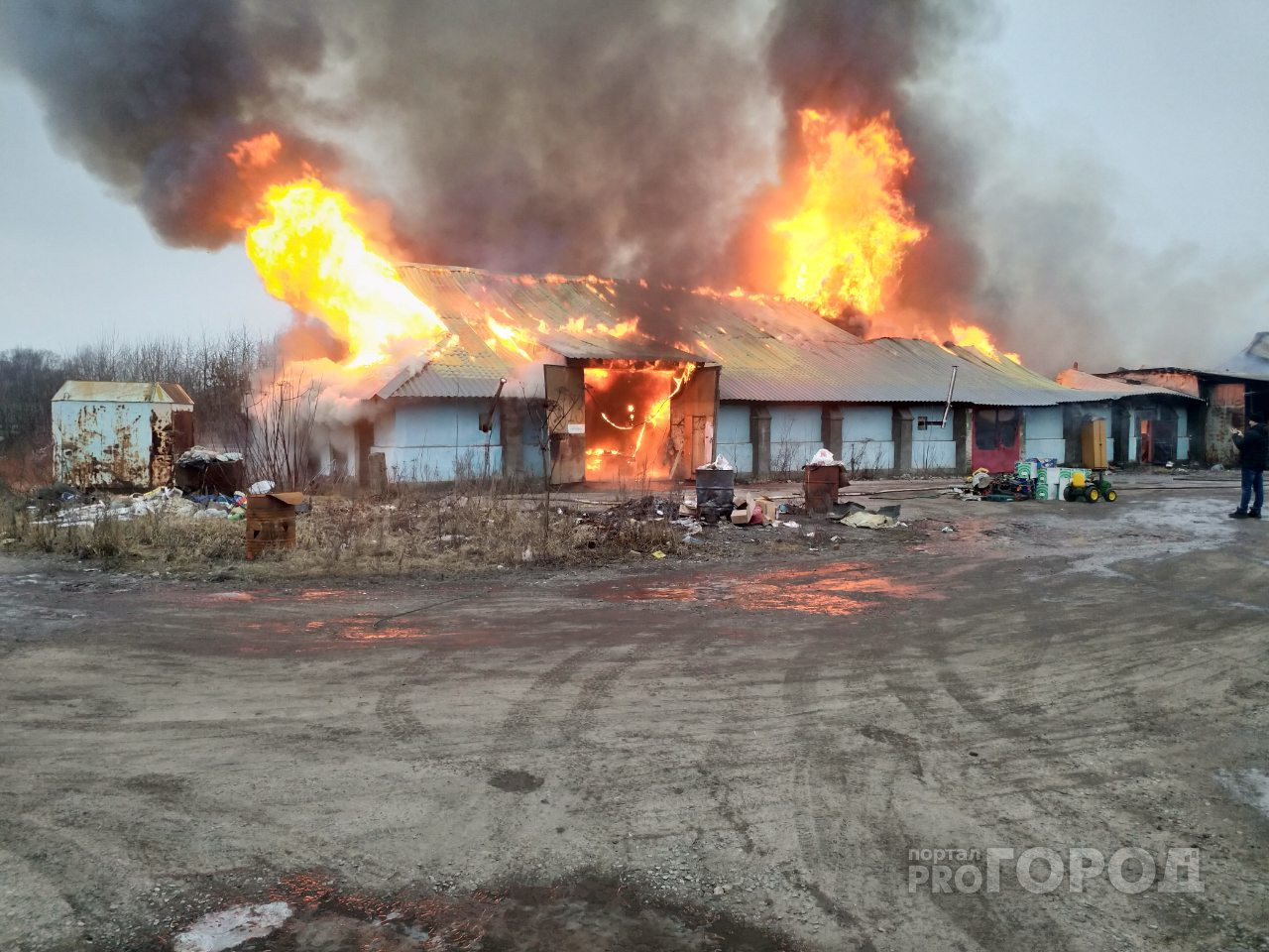 Подробности масштабного пожара в Ярославле: что произошло