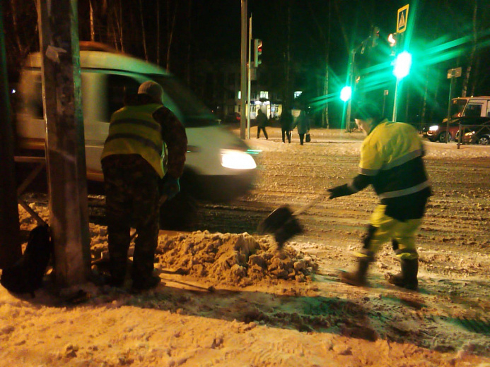 Власти отчитались об уборке Ярославля от снега: телефон горячей линии