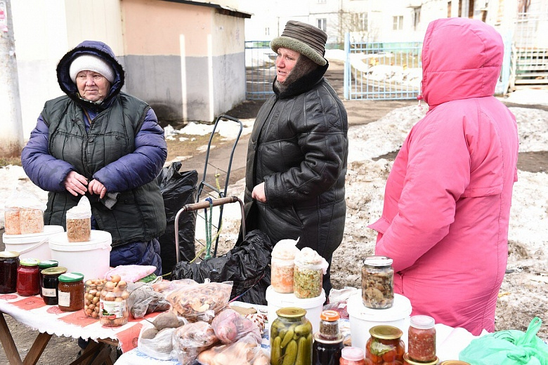 Неэстетично: беду "бабушек с трусами" хочет решить депутат из Ярославля