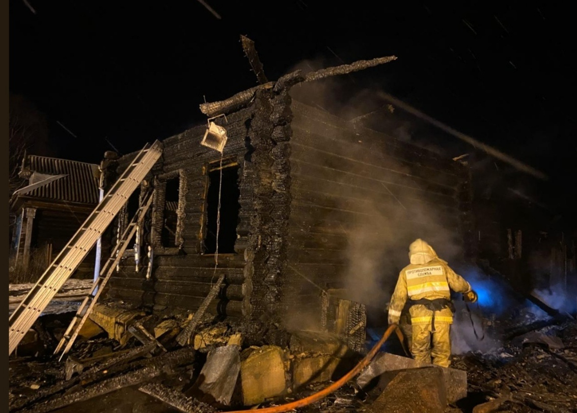 Вспыхнул среди ночи: при пожаре под Ярославлем погибли трое детей