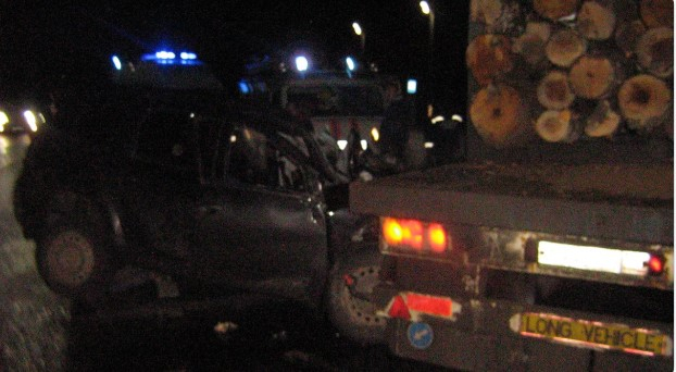 Смерть за минуту: водитель погиб в ДТП с лесовозом под Ярославлем