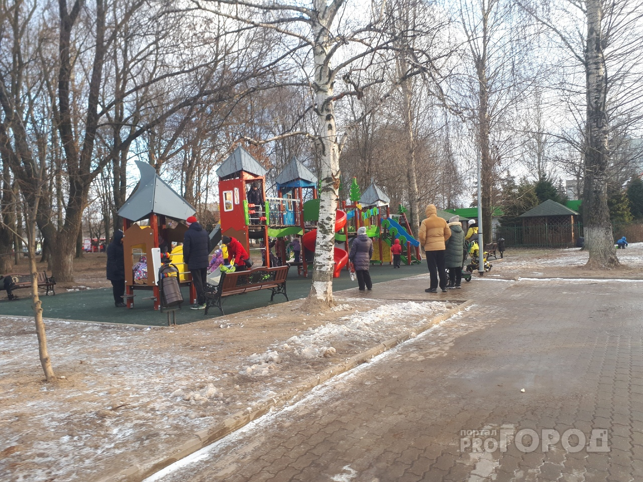 "Загнобят воспиталки": о поборах в детских садах рассказали родители из Ярославля