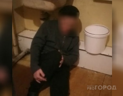 "Я выбил из его рук нож": опасный сосед напал на жителей коммуналки в Ярославле. Видео