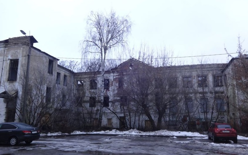 Рушится на глазах: в Ярославле спасают памятник культуры от собственника