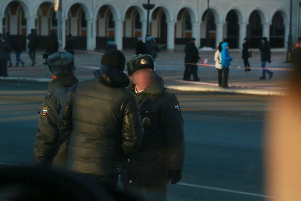 Бил дпсника в грудь: конфликт на дороге закончился потасовкой в Ярославле