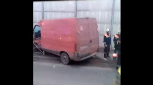 Кабина "всмятку": очевидцы рассказали о ДТП с микроавтобусом в Ярославле. Видео