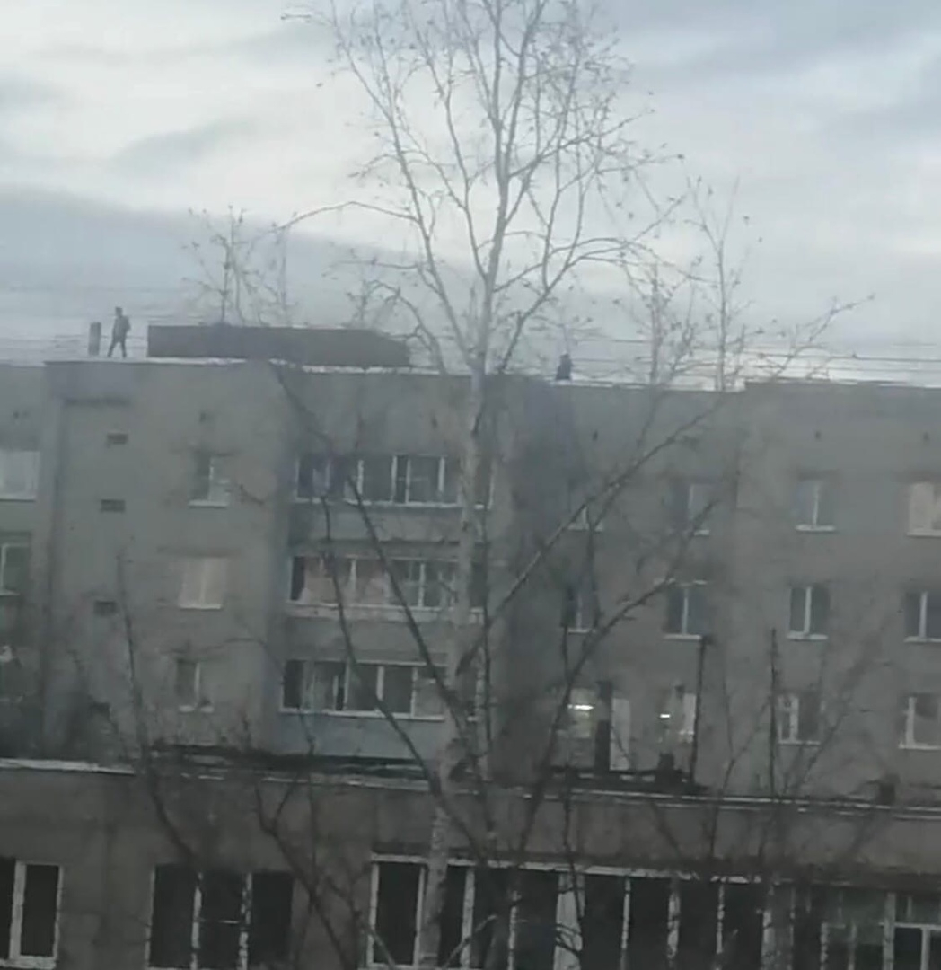 «Самоизоляция на крыше»: ярославцы слили в Сети экстремальное видео с подростками